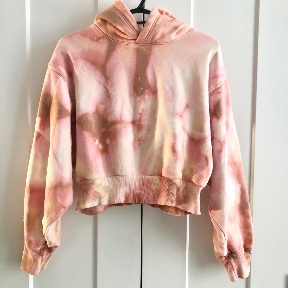 Aritzia, TNA, Cozy, Perfect Shrunken Cropped Hoodie, Womans,‎ Tie Dye, Size M